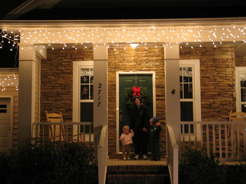 IMG_6197.JPG - Christmas lights in Riverbend neighborhood