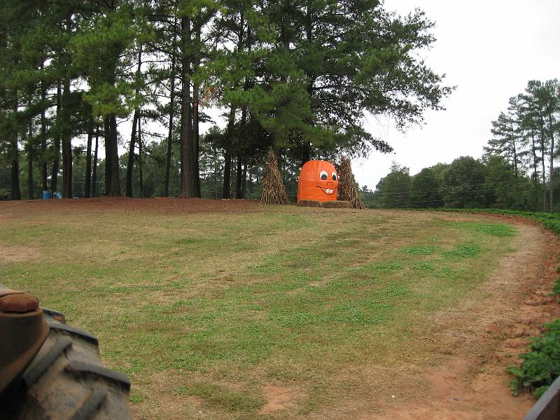 IMG_0811.JPG - on the hayride
