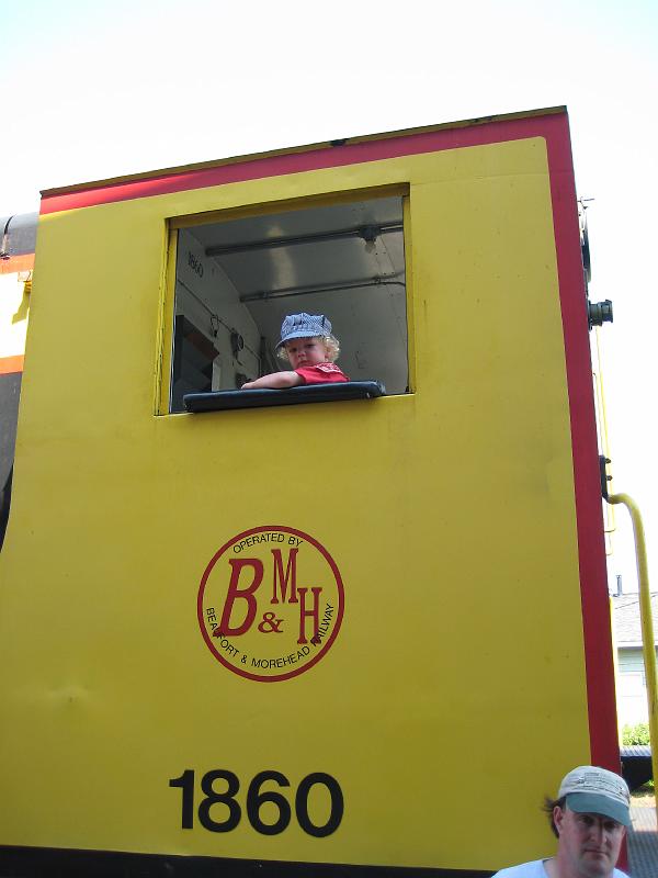 IMG_0441.JPG - in the cab of a real locomotive
