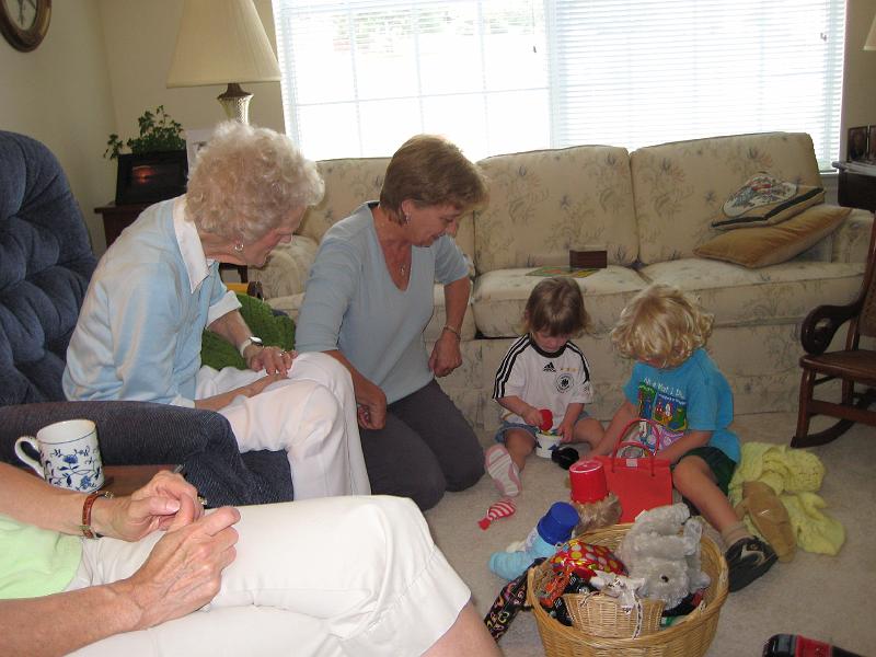 IMG_0695.JPG - playing at grandmama's