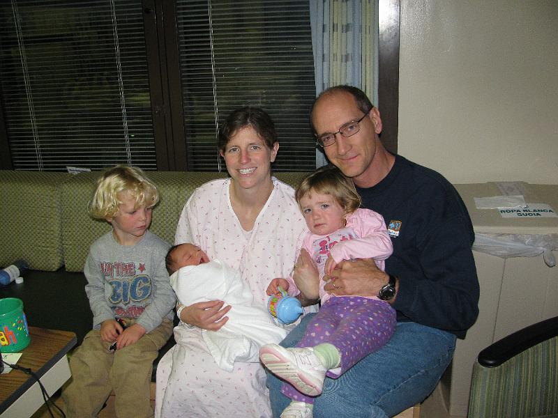 IMG_6122.JPG - The whole family - Elijah, Sarah, Michelle, Madeline, and Doug